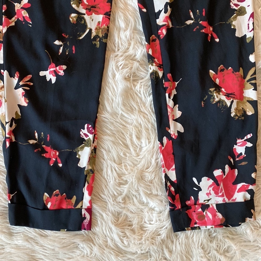 Ann Taylor Loft Drapey Floral Pants in Marisa Fit - Picture 6 of 9